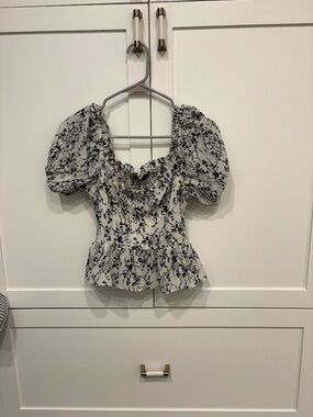 Lulus Black & White Floral Puff Sleeve Smocked Top